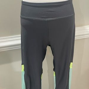 Grey under armor capris